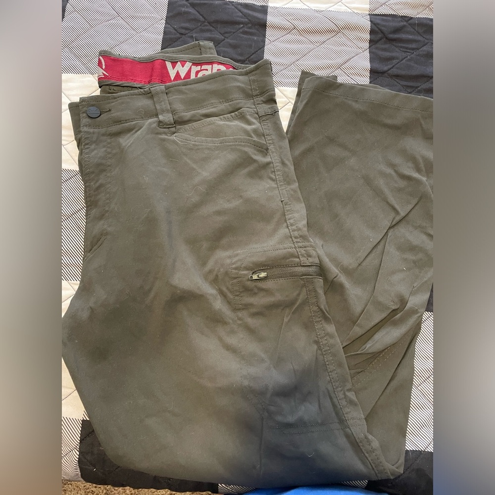 Wrangler pants- men’s size 36x30 color olive green
